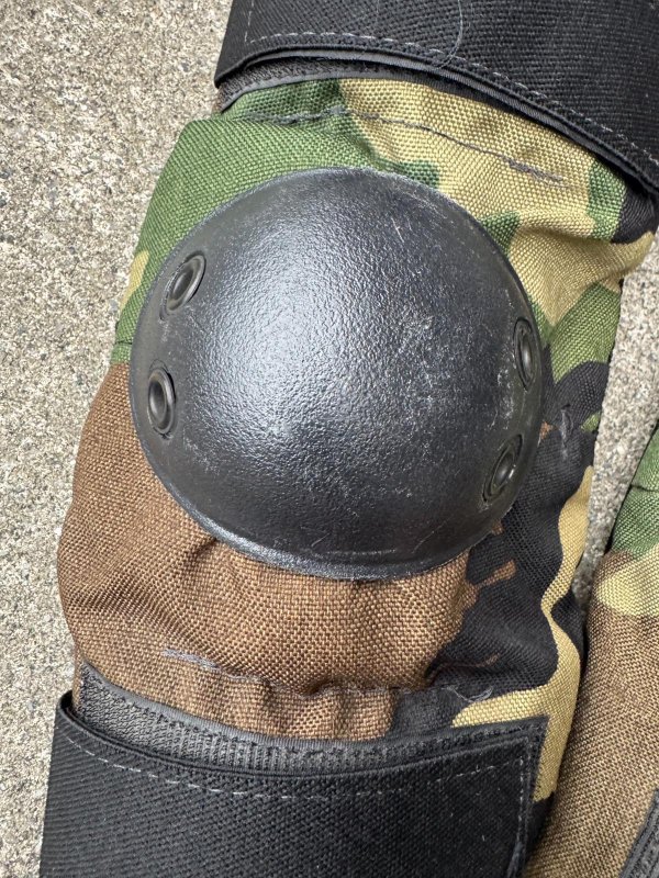 画像3: 米軍実物 Bijan's Protective Equipment製 ウッドランド エルボーパット (3)
