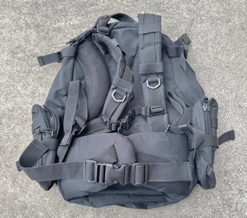 画像3: 米軍放出品 FOX TACTICL ADVANCED HYDRO ASSAULT PACK バックパック  ブラック (3)