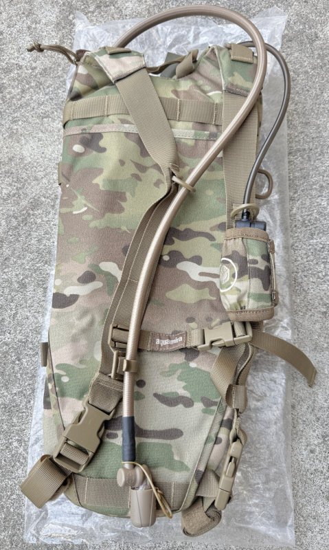画像2: 米軍放出品 Aquamira Guardian Tactical   ハイドレーション システム (2)