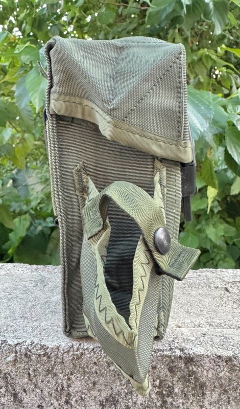 画像2: 米軍実物 M16 30連 マガジンポーチ (2)