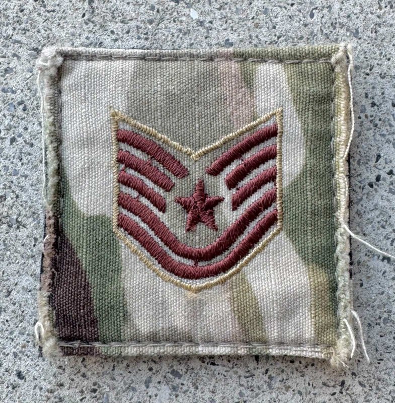 画像1: 米軍実物 USAF 米空軍 TSGT/E6 ランク OCP テクニカル軍曹  (1)