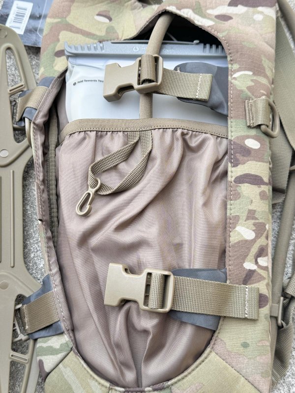 画像6: 米軍放出品 Aquamira Guardian Tactical   ハイドレーション システム (6)