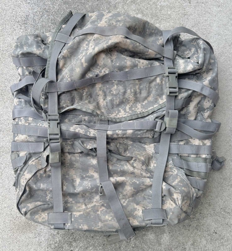 画像1: 米軍実物　US ARMY　ACU　ラックサック　LARGE (1)