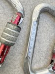 画像8: 米軍放出品 クライミングテクノロジー（CT） D型カラビナ ラージスチールSG 　2個 (8)