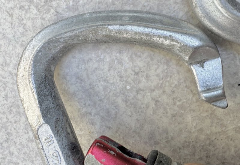 画像11: 米軍放出品 クライミングテクノロジー(CT) D型カラビナ ラージスチールSG  2個 (11)