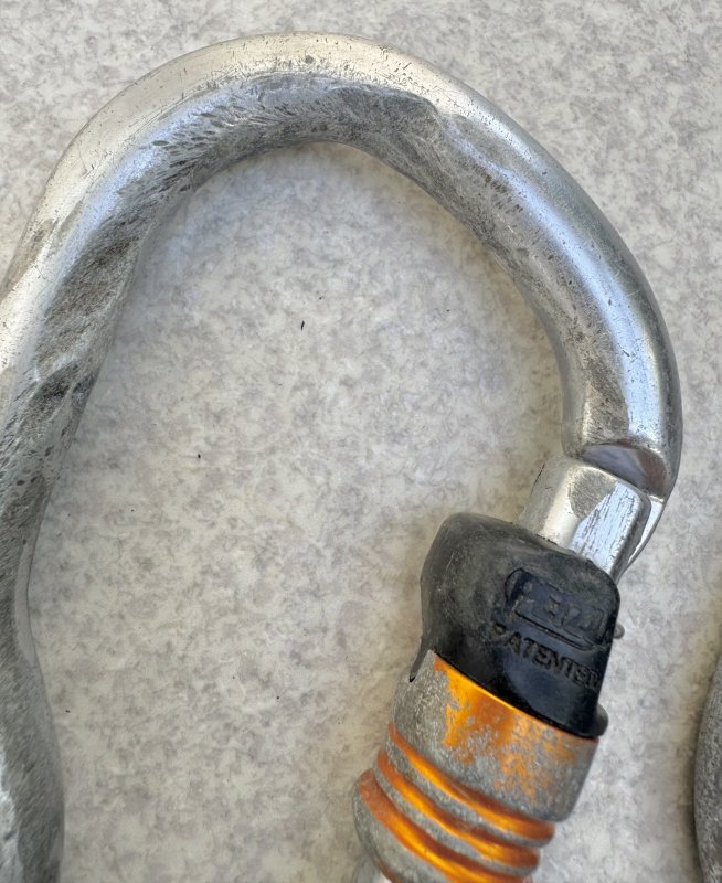 画像7: 米軍放出品 Petzl Vertigo ペツル・ヴェルティゴ カラビナ 2個 (7)