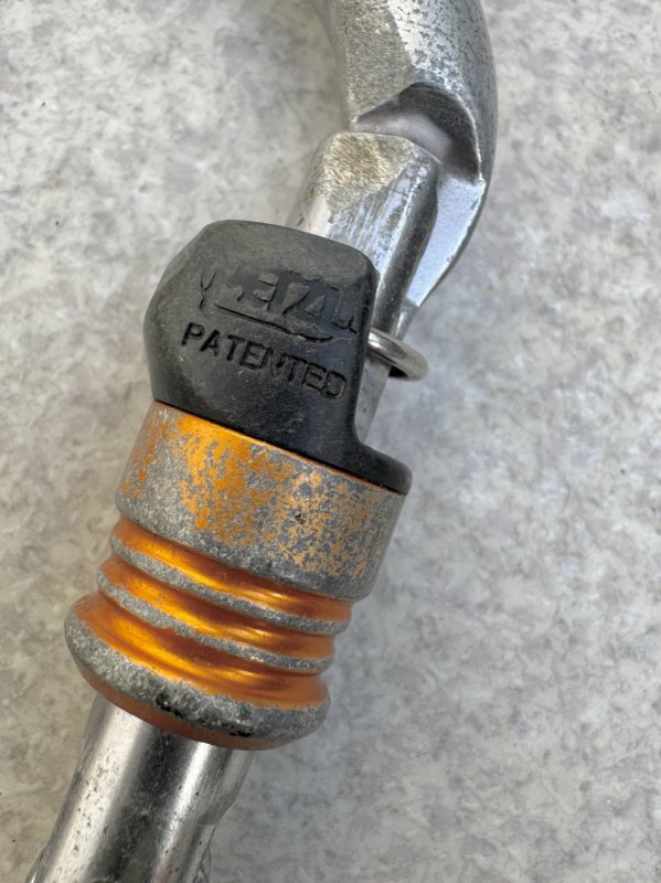 画像11: 米軍放出品 Petzl Vertigo ペツル・ヴェルティゴ カラビナ 2個 (11)