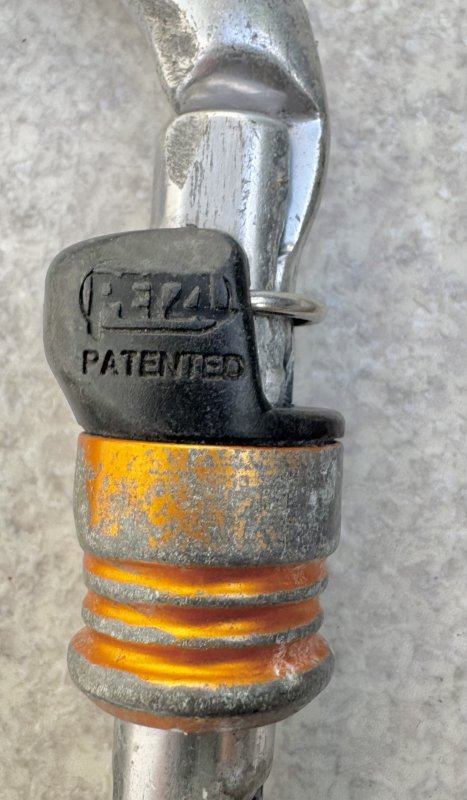 画像9: 米軍放出品 Petzl Vertigo ペツル・ヴェルティゴ カラビナ 2個 (9)