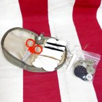 画像1: 米軍放出品.Military Sewing Kit 　ソーイングキット　マルチ (1)