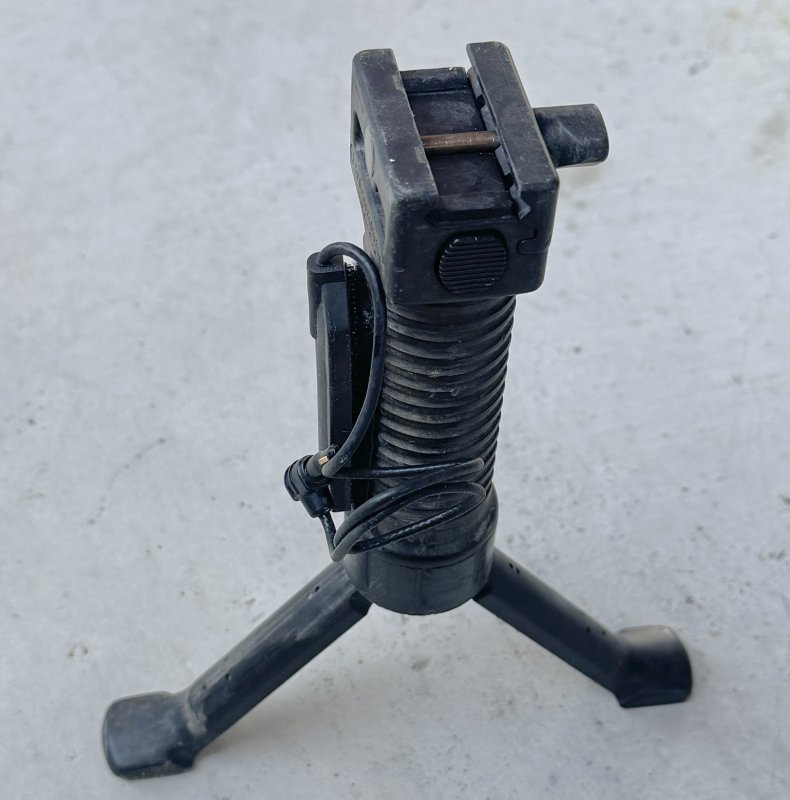 画像1: 米軍実物.G.P.S GRIP PODSY STEMS ライフルグリップ スイッチセット (1)