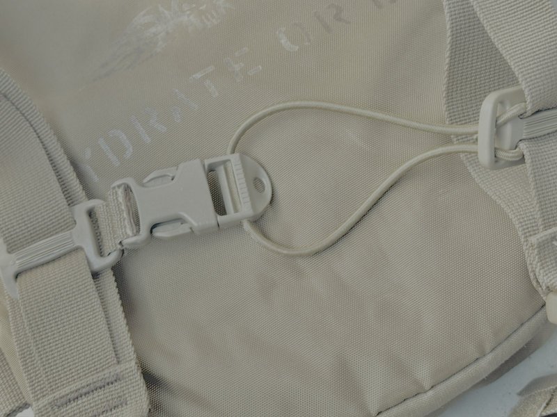 画像10: 米軍放出品 CAMELBAK キャメルバック   ハイドレーションバッグ AMBUSH（アンブッシュ）  (10)