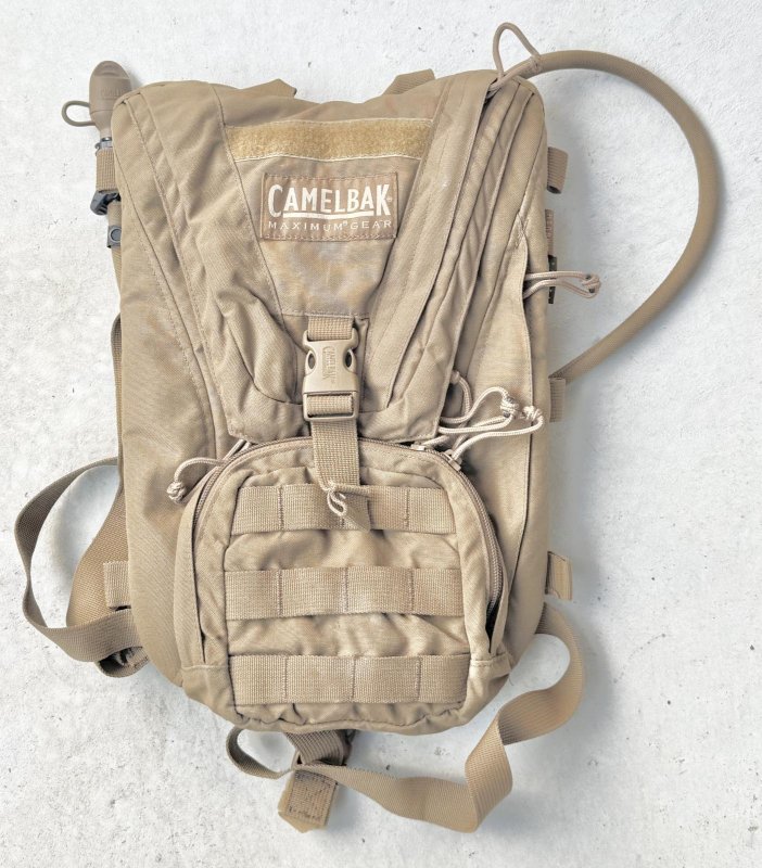 画像3: 米軍放出品 CAMELBAK キャメルバック   ハイドレーションバッグ AMBUSH（アンブッシュ）  (3)