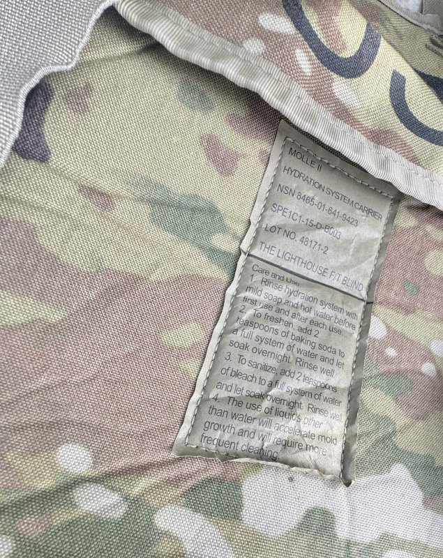 画像9: 米軍実物 ハイドレーションシ ステム  カラビナ付 マルチカム (9)