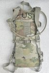 画像3: 米軍実物 ハイドレーションシ ステム  カラビナ付 マルチカム (3)