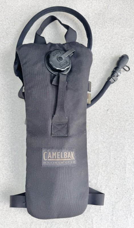 画像1: 米軍放出品 CAMELBAK   ハイドレーションバッグ (1)