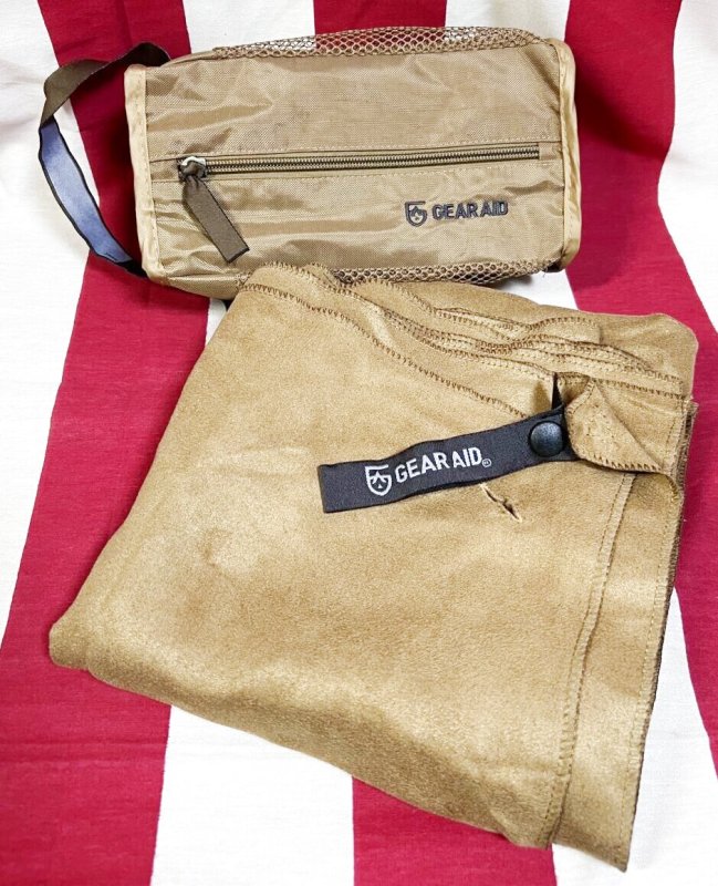 画像1: 米軍放出品　GEAR AID　マイクロファイバータオル (1)