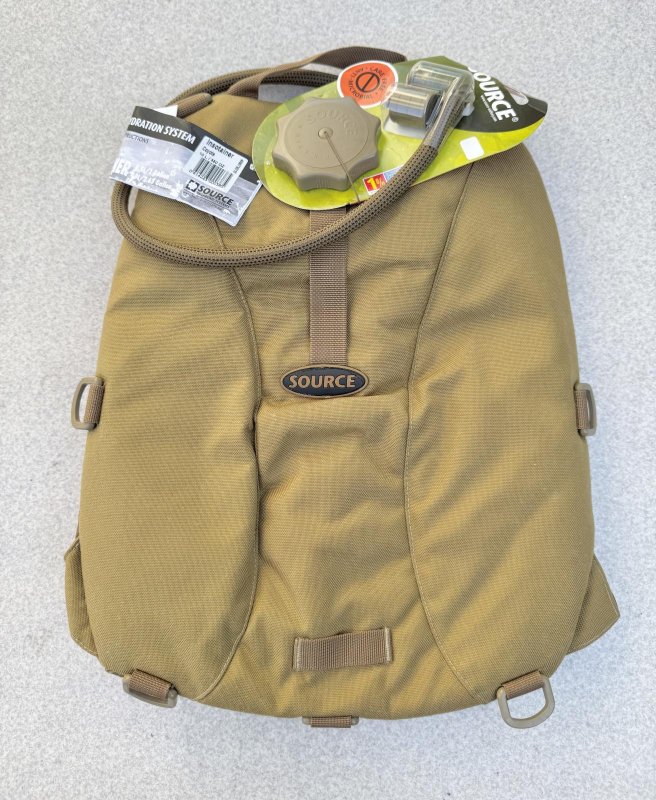 画像1: 米軍放出品 ソース社　ハイドレーションシステム　10L (1)
