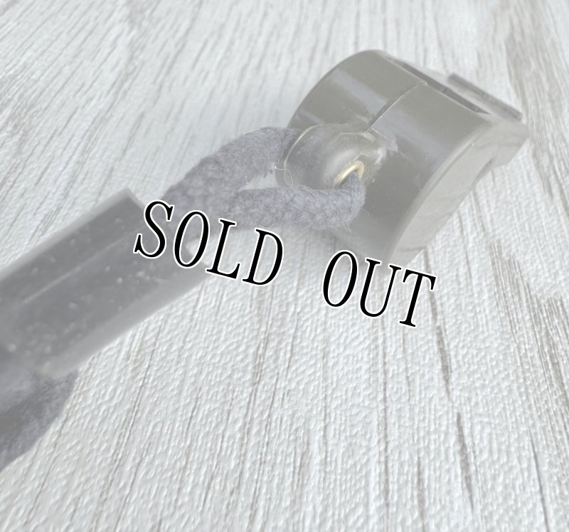 画像3: 米軍放出品 ホイッスル OD (3)