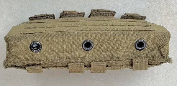 米軍放出品 TACTICAL ASSAULT GEAR マガジンポーチ4連