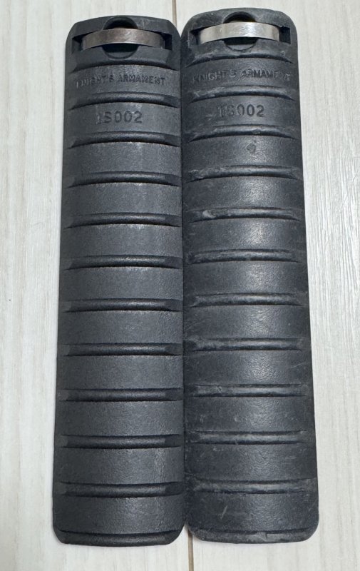画像1: 米軍実物 KNIGHTS ARMAMENT レールカバー　2本セット (1)