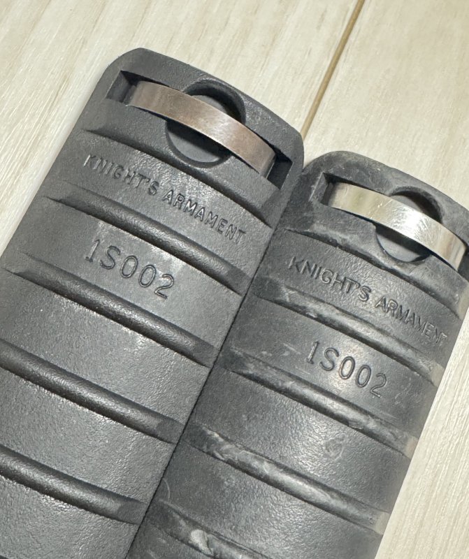 画像2: 米軍実物 KNIGHTS ARMAMENT レールカバー　2本セット (2)