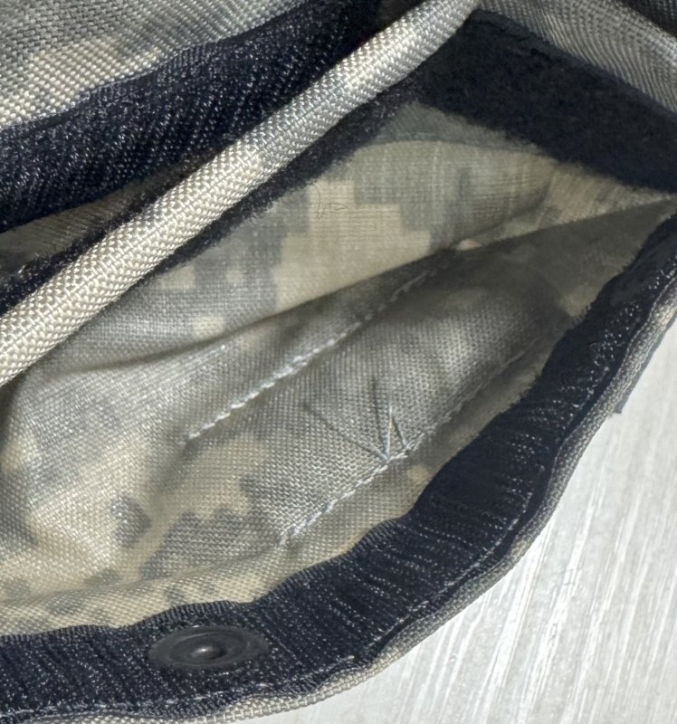 画像4: 米軍実物 クリーニング キット ポーチ ACU  (4)