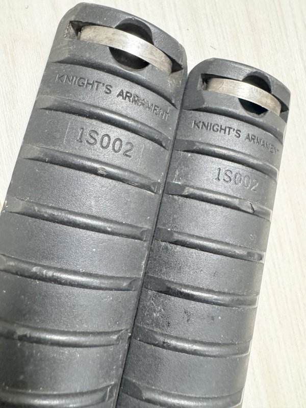 画像2: 米軍実物 KNIGHTS ARMAMENT レールカバー 2本セット (2)