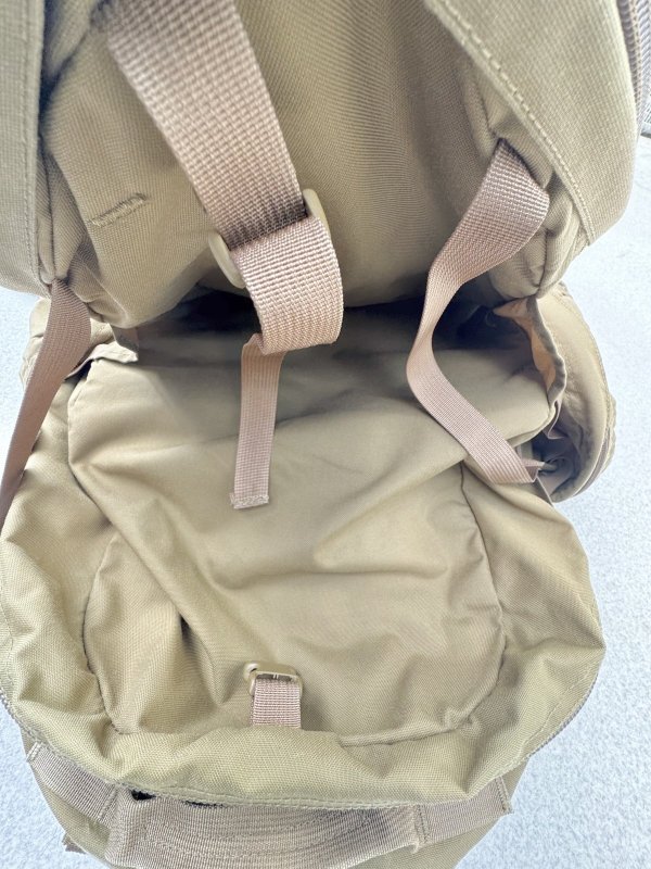 画像21: 米軍放出品 KELTY COTS STRIKE 2300 コヨーテ 37.7L (21)