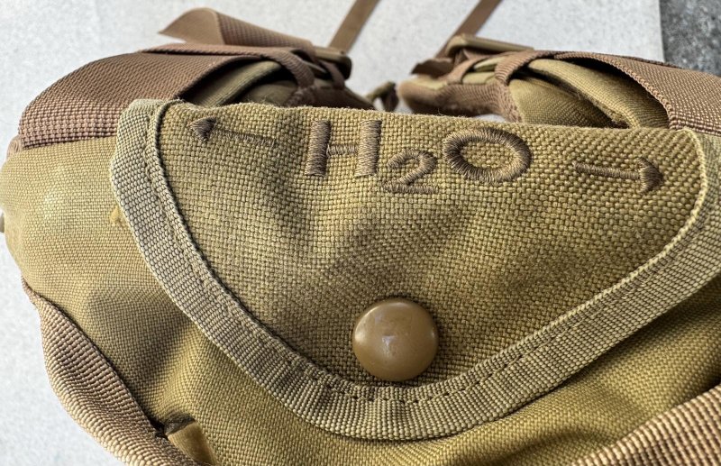 画像18: 米軍放出品 KELTY COTS STRIKE 2300 コヨーテ 37.7L (18)