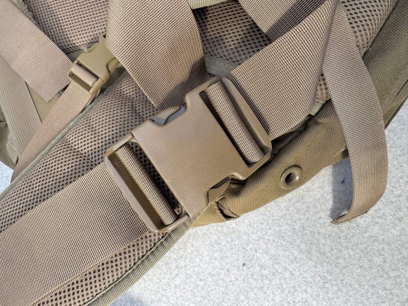 画像24: 米軍放出品 KELTY COTS STRIKE 2300 コヨーテ 37.7L (24)