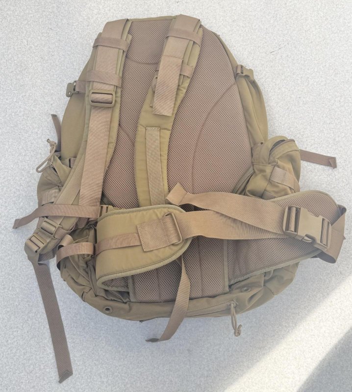 画像2: 米軍放出品 KELTY COTS STRIKE 2300 コヨーテ 37.7L (2)