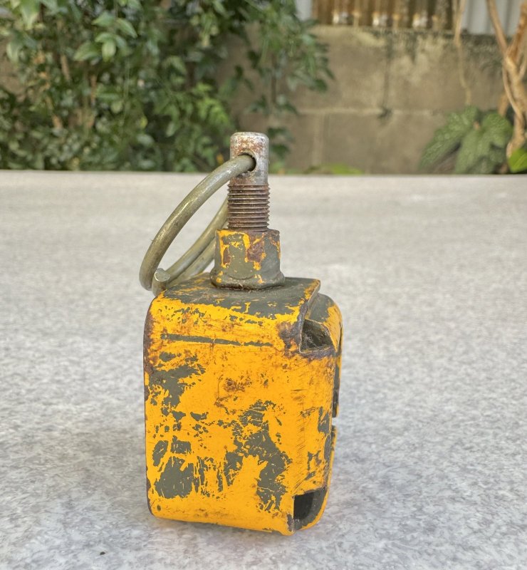 画像2: 米軍実物 US M4/M16 ブランク アダプター イエロー (2)