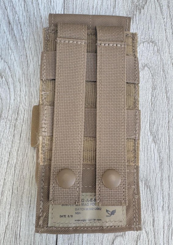 画像2: 米軍放出品 EAGLE M4 シングル マガジン ポーチ  MP1-M4/2-A-E-MS-FCOY  (2)