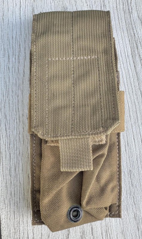 画像1: 米軍実物 EAGLE M4/ M16  30Rマガジンポーチ FSBE/FSBE2 (1)