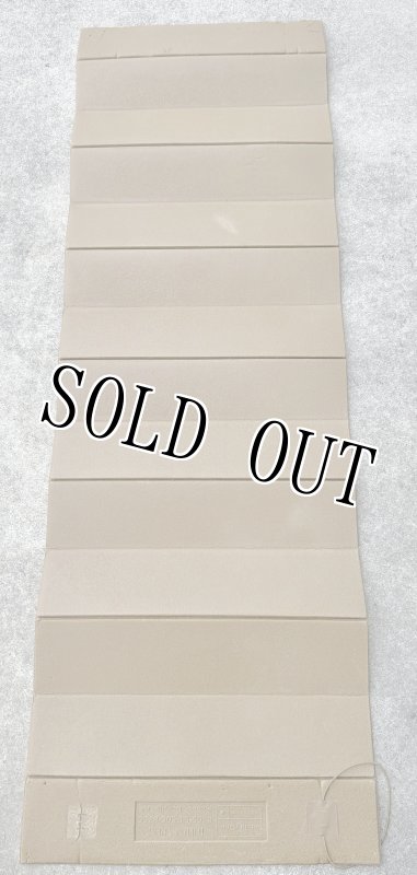 画像1: 海兵隊実物 THERMAREST スリーピングマット コヨーテ (1)