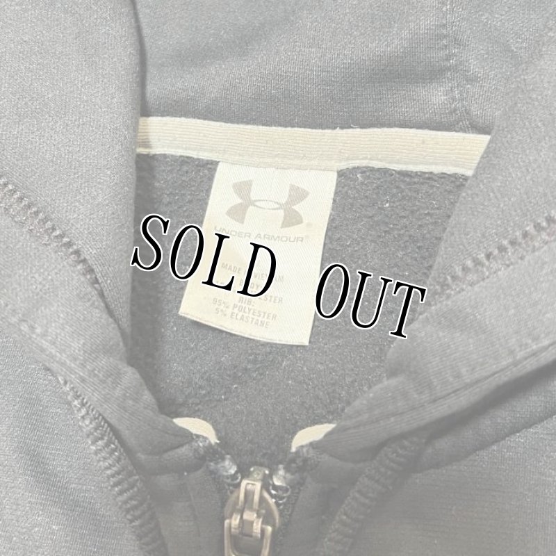 画像4: 米軍放出品　USMCロゴ　 アンダーアーマーフーディーパーカー　 (4)