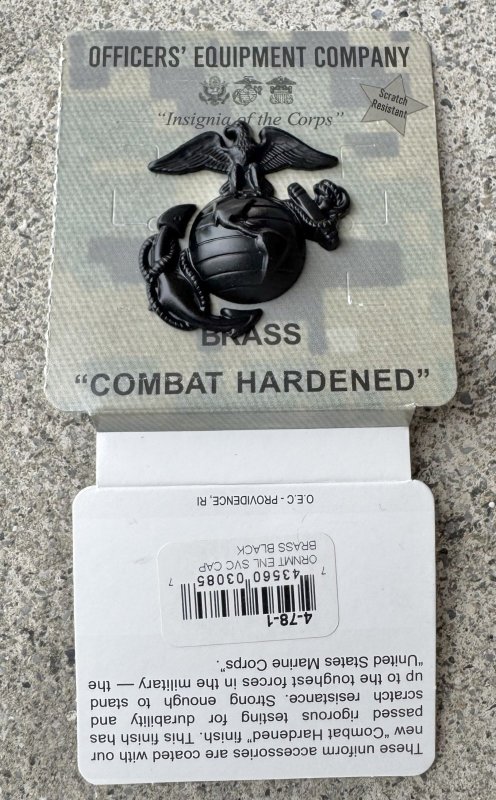 画像1: 米軍実物 U,S,MARINE 帽章 (1)
