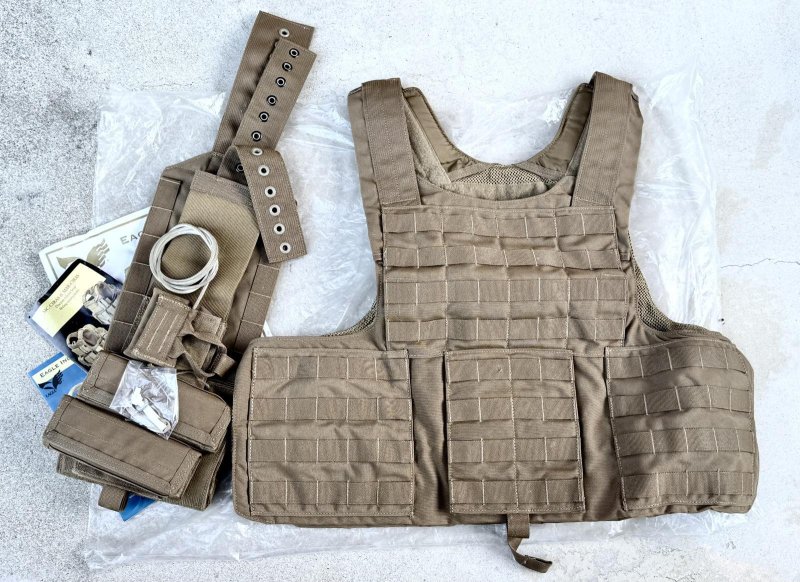 画像5: 米軍実物 EAGLE製 FSBE CIRAS  アーマーキャリアー コヨーテ　MEDIUM (5)