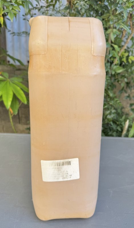 画像4: 米軍実物 SCEPTER CANADA US ジェリ缶　(プラスチック) (4)