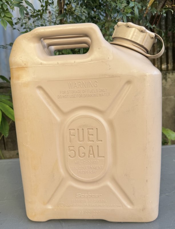 画像3: 米軍実物 SCEPTER CANADA US ジェリ缶　(プラスチック) (3)