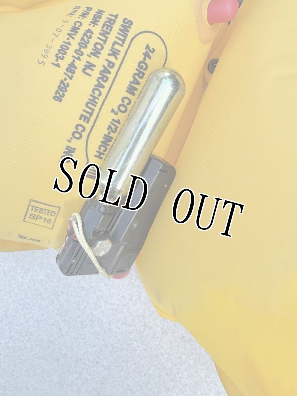 画像4: 米軍実物 LIFE RESERVER VEST　ブラウン　L (4)