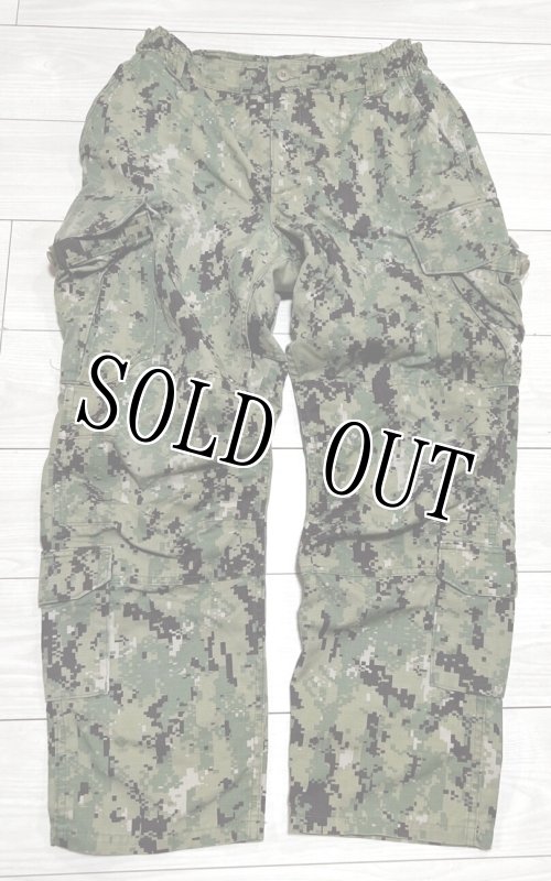 画像1: 米軍実物,US NAVY,　AOR2　NUW　迷彩パンツ　TYPEIII　M-SHORT (1)