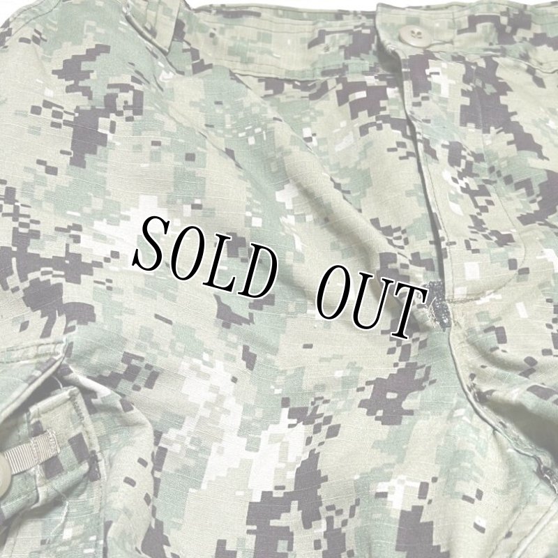 画像3: 米軍実物,US NAVY,　AOR2　NUW　迷彩パンツ　TYPEIII　M-SHORT (3)