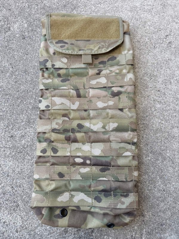 画像1: 海兵隊放出品 Tasmanian Tiger タスマニアンタイガー Bladder Pouch Multicam ブラッダー　ポーチ マルチカム (1)