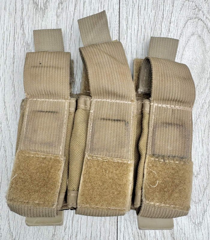画像1: 海兵隊放出品 Tactical Tailor トリプル マグネット ピストル マガジンポーチ  (1)