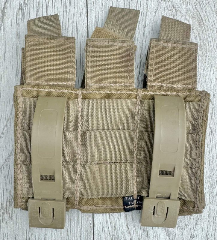 画像2: 海兵隊放出品 Tactical Tailor トリプル マグネット ピストル マガジンポーチ  (2)