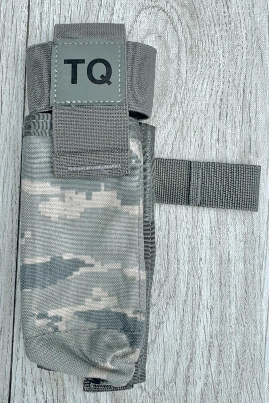 画像1: 米軍実物 C-A-T　CARRIER　ABU　 ターニケット ホルダー  (1)