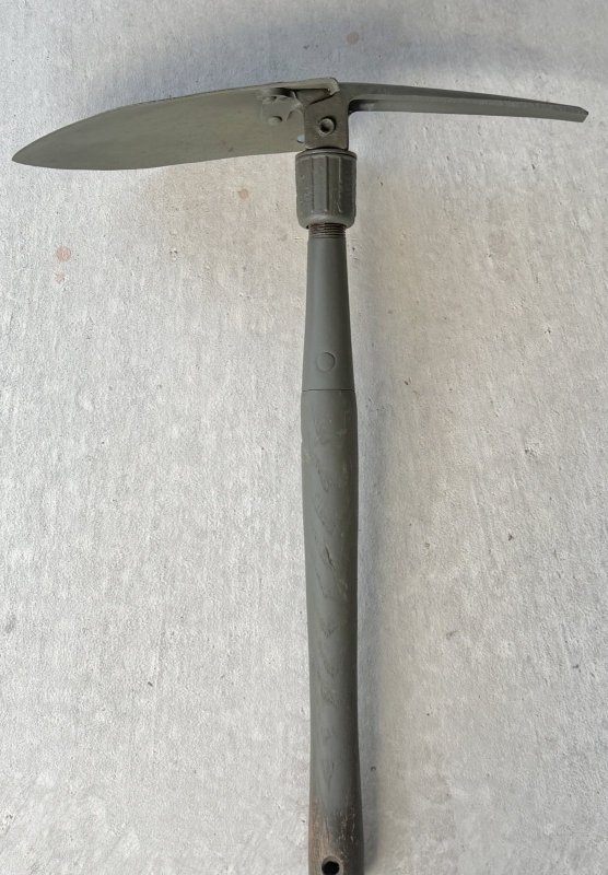 画像2: 米軍実物 ベトナム AMES 1965 FOLDING ショベル ピック (2)