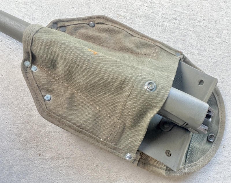 画像19: 米軍実物 ベトナム AMES 1965 FOLDING ショベル ピック (19)