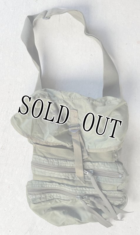 画像1: 米軍実物 M3 メディックバッグ 3ポーチコンパートメント USGI  (1)